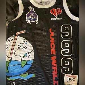 Selling a juice WRLD jersey for $260 size M , color black